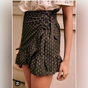 SÉZANE Camila Mini Wrap Skirt w. mini flowers, size EU 40/ US 8, NW w. Tags
